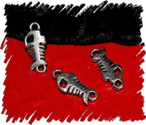 6 X MINI SILVER FISH BONE CHARMS