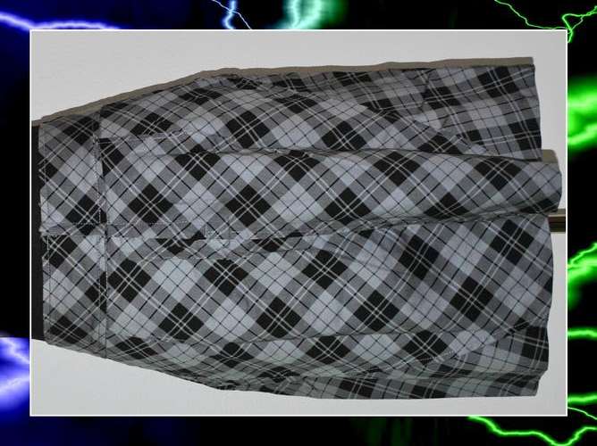 GREY & BLACK CHECK SKIRT - SIZE 10