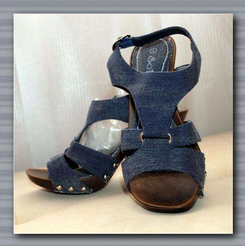 DENIM WITH A DIFFERENCE SANDALS BLUE  - SIZE 4