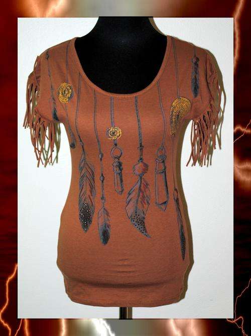 FUNKY FEATHER PRINT T-SHIRT - SIZE 6