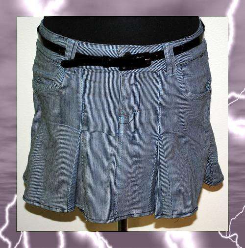 CHEEKY PLEATED DENIM SKIRT - SIZE 16