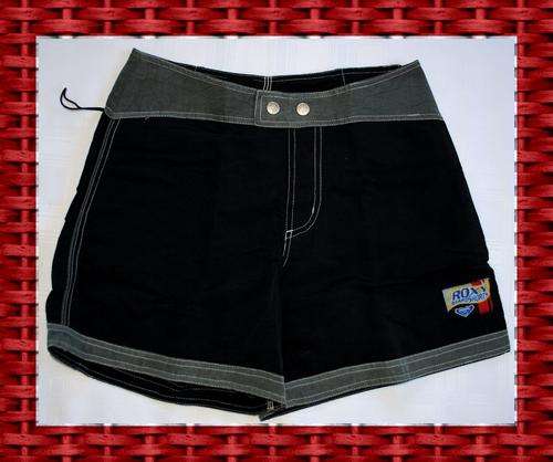 ROXY BOARDSHORTS - SIZE 32