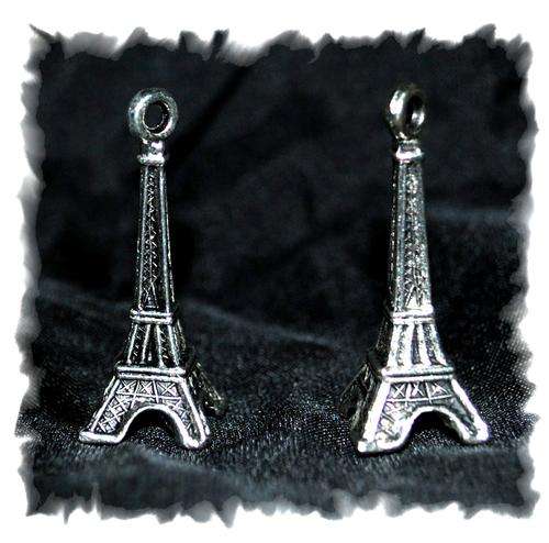 1 X EIFFEL TOWER PENDANT