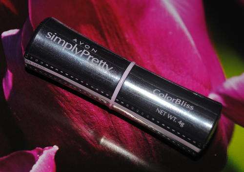 AVON SIMPLY PRETTY LIPSTICK - CRANBERRY