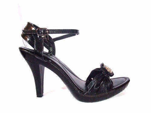 STUNNING BLACK HIGH HEELS