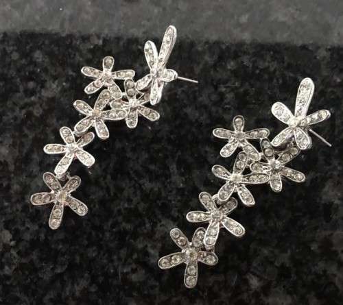 **STUNNING DIAMANTE EARRINGS** UNIQUE