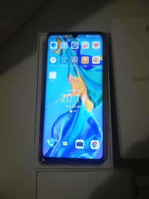 Huawei P30 Pro Single Sim ( 4 Months old ) under Huawei SA warranty LOCAL STOCK Open to all networks