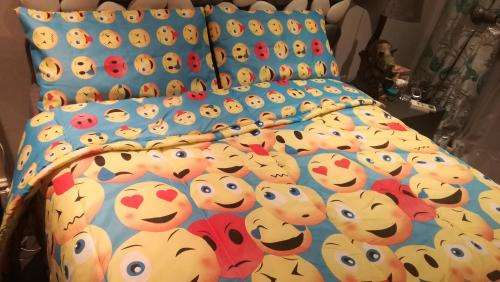 3Pce Emoji Comforter - Reversible