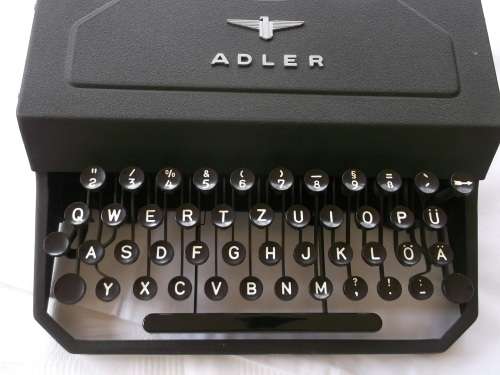 (Typewriter) ADLER tikmasjien, versamelstuk in puik toestand.
