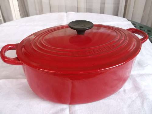 Le Creuset pot. Only Xentagia`s bid will be accepted for this amount according to the offer made.