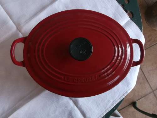Le Creuset pot. Only Xentagia`s bid will be accepted for this amount according to the offer made.