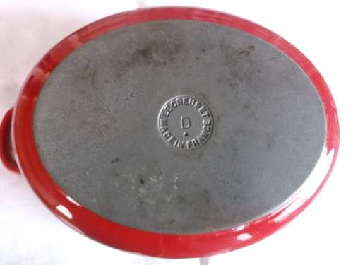Le Creuset pot. Only Xentagia`s bid will be accepted for this amount according to the offer made.