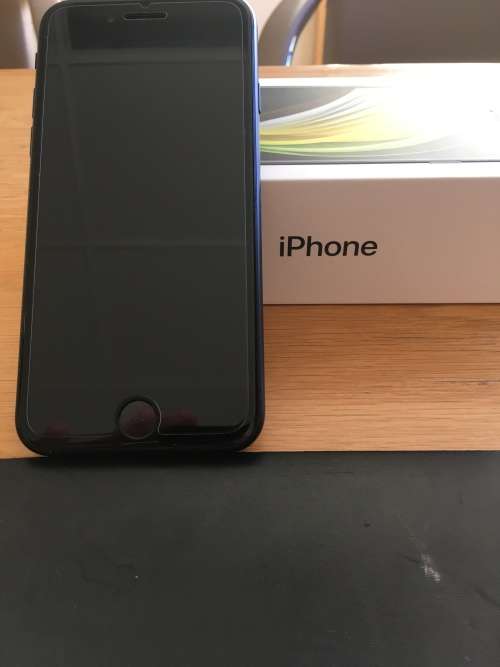 iPhone SE 64Gb Black