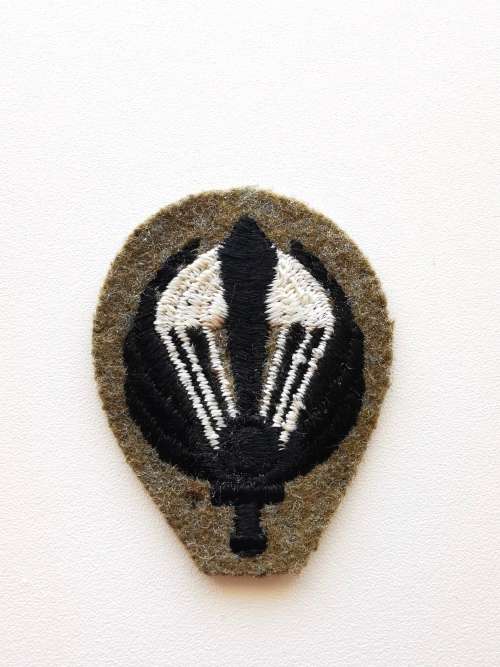Rare Italian Post WWII Cloth Paratrooper Badge