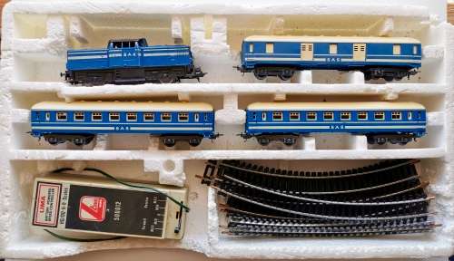Rare Vintage Lima Train Set.  Made in Italy.  SA Railways SAR/SAS.