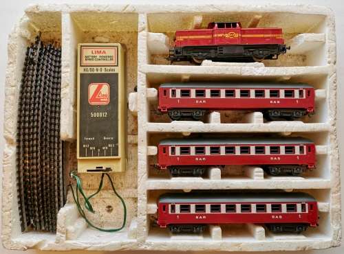 Rare Vintage Lima Train Set.  Made in Italy.  SA Railways SAR/SAS.