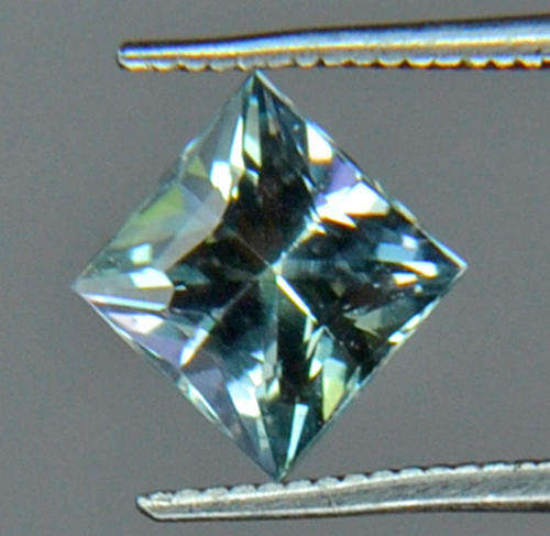 0.74CT TANZANITE LIGHT GREEN VIOLET, SQUARE CUT, 5.1(L)x5.1(W)x3.5(D)mm, TANZANIAN GEM, IF