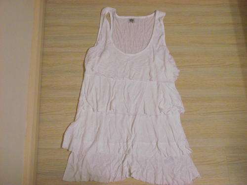 White ruffle top size L