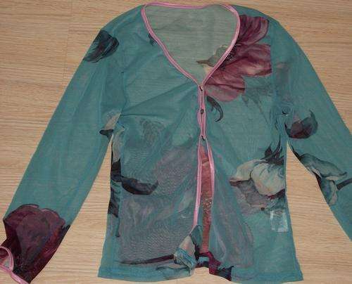 Ladies blue cardi with purple flower detail s34