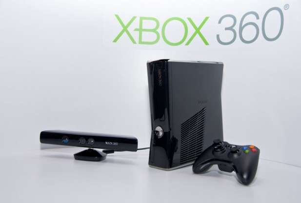 Virtually New XBox 360 + Kinect + Controller + Games