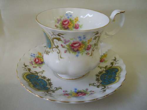 Royal  Albert  -  BERKELEY  -  Coffee  Cup  &  Saucer