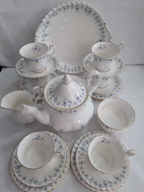 Royal Albert  ''Memory Lane''  22 pc  TEA  SET