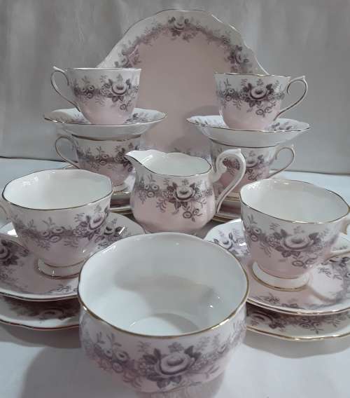 Royal Albert   ''MARGARET ROSE''   21 pc  TEA  SET