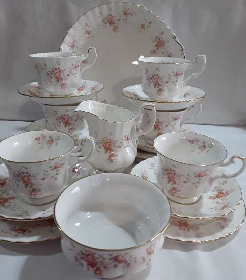 Royal Albert  ''PEACH  ROSE''   21pc  TEA SET