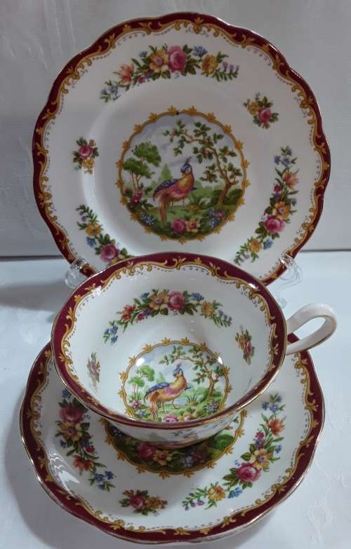 Royal Albert  ''Chelsea Bird''  Trio's