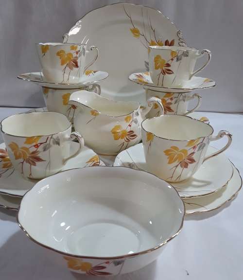 Paragon      21pc  TEA SET   -    REDUCED !!!!