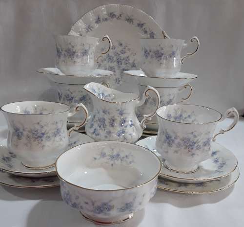Paragon   ''PETIT  FLEURS''   21pc   TEA   SET