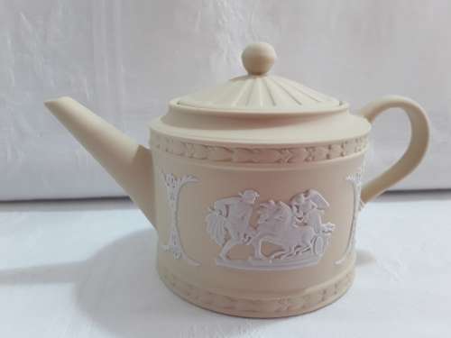 Wedgwood  ''Primrose''  Jasper  Tea Pot