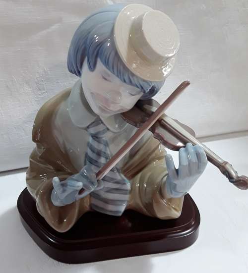 Ladro  Clown Bust on Wooden Base