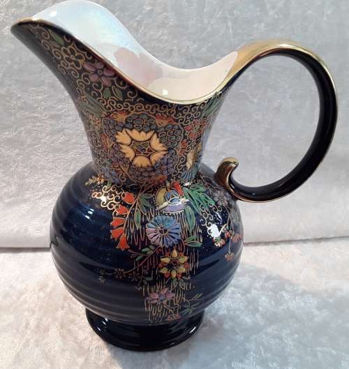 Crown Devon  Decoratve Jug.