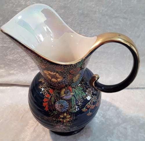 Crown Devon  Decoratve Jug.