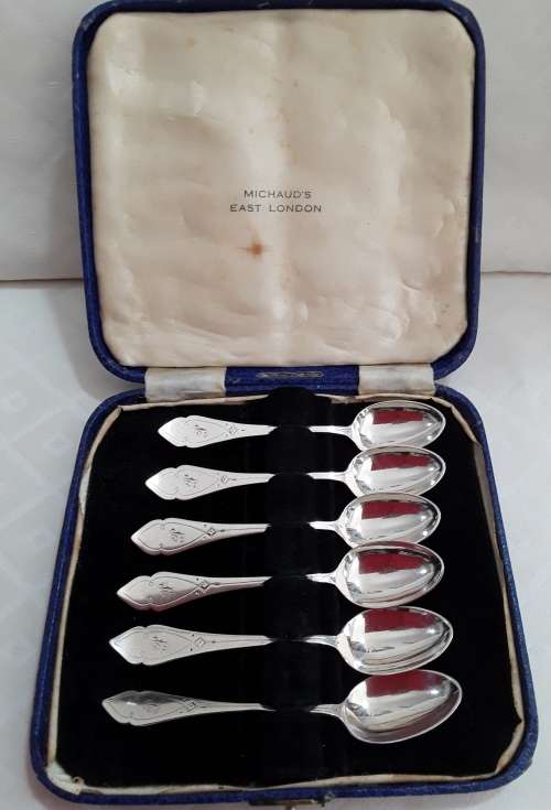 Birmingham  1878  -  Cased  -  Tea / Coffee  spoons