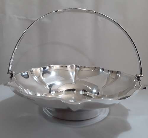 Sheffield 1925  Swing Handle Basket