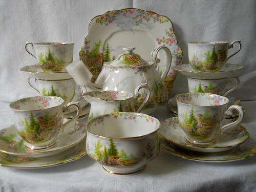Royal Albert   22pc  ''Kentish  Rockery ''  Tea  Set