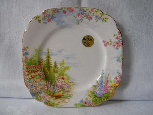 Royal Albert     ''Kentish  Rockery ''  Side  Plate