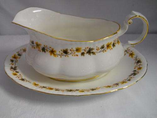 Royal  Kent  -  Gravy Boat  &  Tray