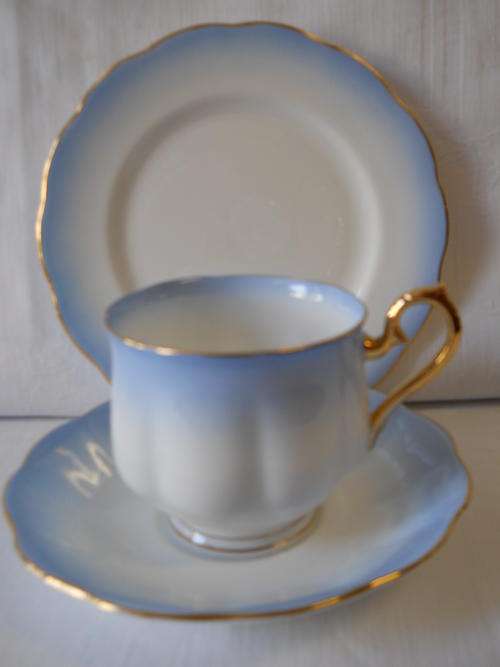 Royal  Albert  -  Rainbow  -  Trio