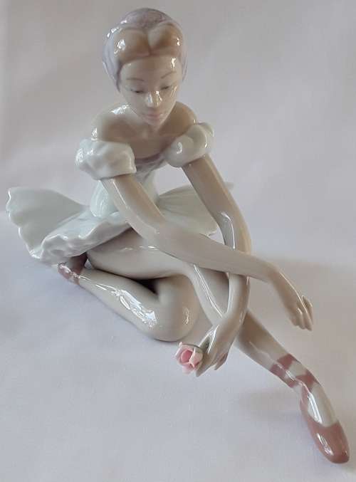 Lladro  -  Rose Ballet -  Figure