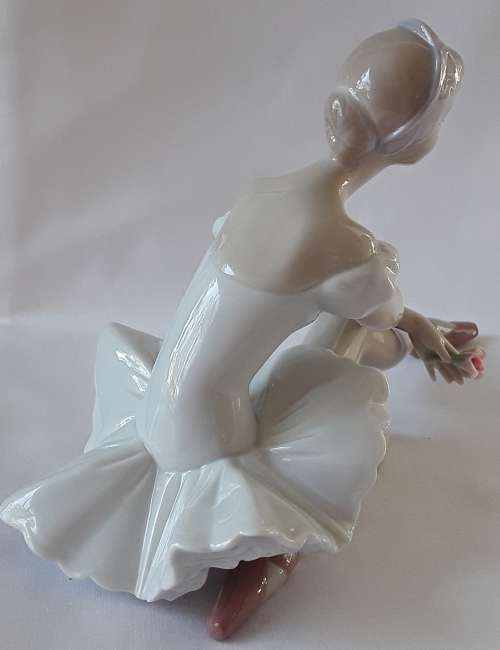 Lladro  -  Rose Ballet -  Figure