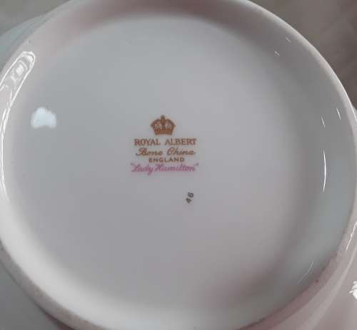 Royal Albert  -  Lady Hamilton  -  Tea Pot