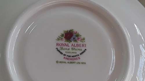 Royal Albert  - Flower of the month  -  August Duo.