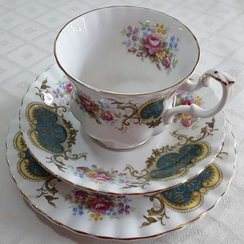 Royal  Albert  -  BERKELEY  -  Trio