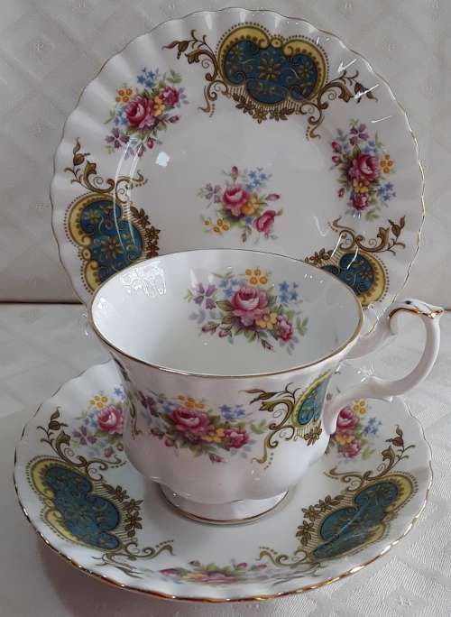 Royal  Albert  -  BERKELEY  -  Trio