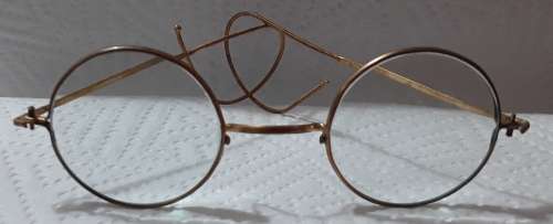 Vintage  -  Round Gold Finish Spectacles