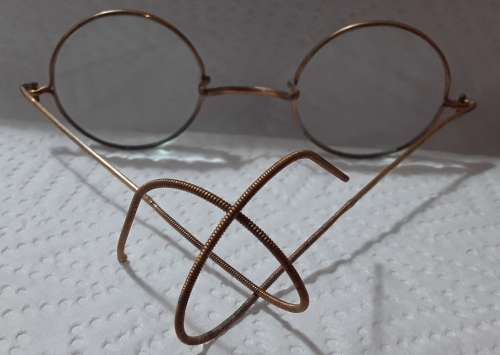 Vintage  -  Round Gold Finish Spectacles