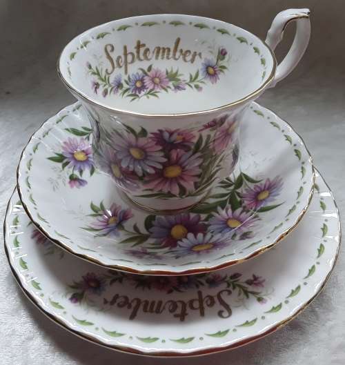 Royal  Albert  ``SEPTEMBER``  TRIO